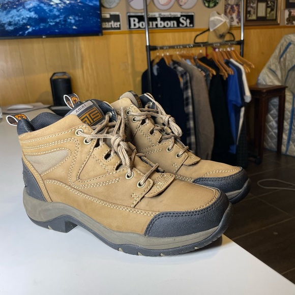 Ariat Women's Terrain endurance boots in brown full-grain leather size 8B - Picture 2 of 10